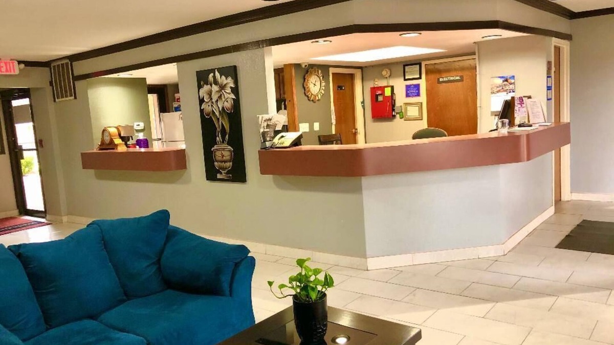 Yukon Hotel | Americas Best Value Inn & Suites Yukon Oklahoma City