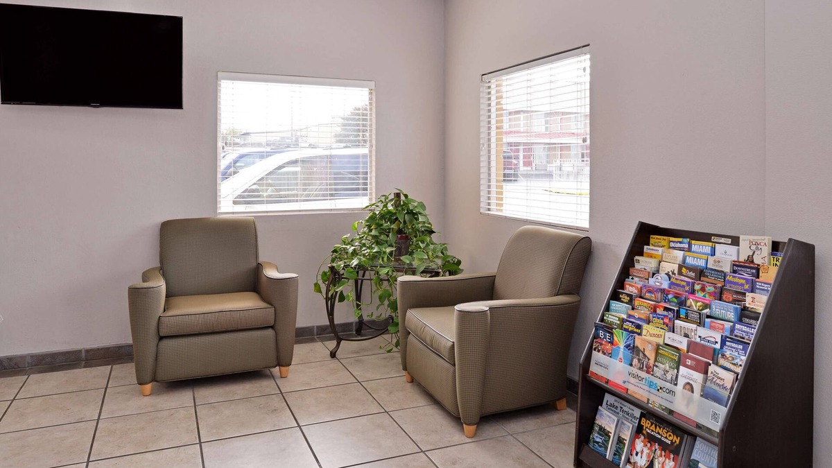 Tulsa Hotel | Americas Best Value Inn Tulsa at I-44
