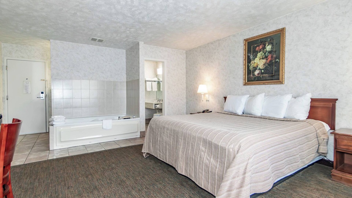 Austinburg Hotel | Americas Best Value Inn Austinburg