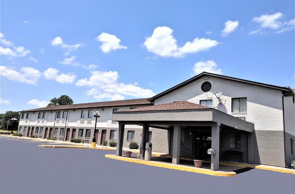 West Frankfort Hotel | Americas Best Value Inn West Frankfort