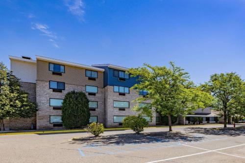 Apple Valley Hotel | AmericInn by Wyndham Apple Valley
