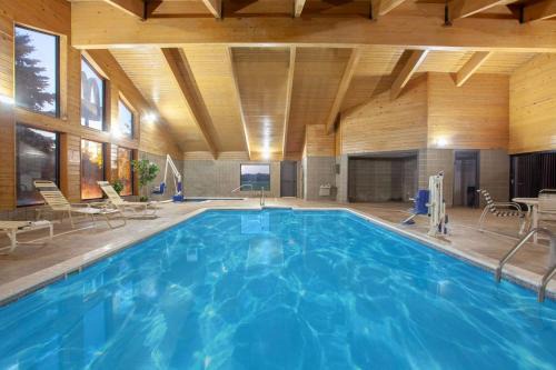 Albert Lea Hotel | AmericInn by Wyndham Albert Lea