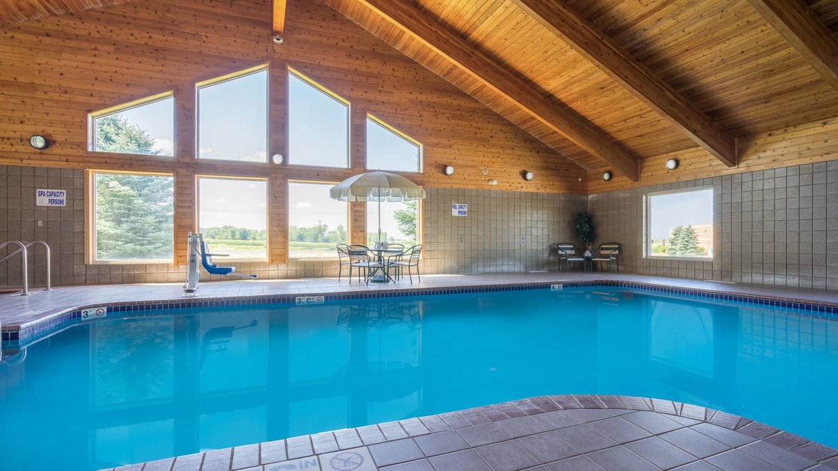 Baldwin Hotel | AmericInn by Wyndham Baldwin