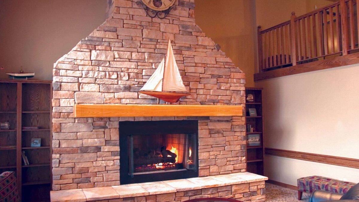 Charlevoix Hotel | AmericInn by Wyndham Charlevoix