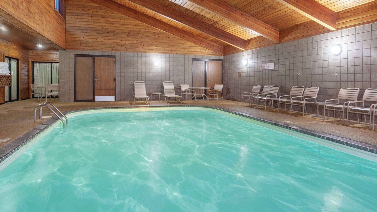 Cloquet Hotel | AmericInn by Wyndham Cloquet