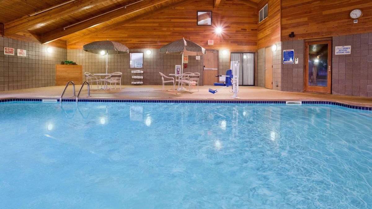 Coon Rapids Hotel | AmericInn by Wyndham Coon Rapids
