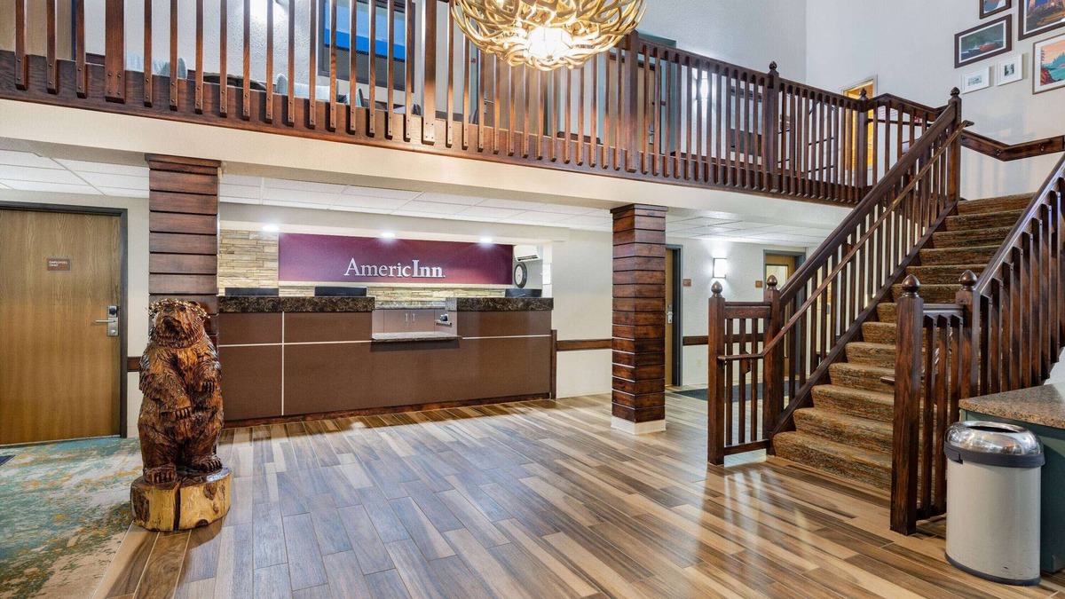Proctor Hotel | AmericInn by Wyndham Duluth South Black Woods Event Center