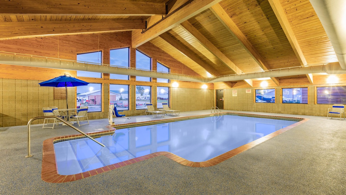Marshall Hotel | AmericInn by Wyndham Marshall