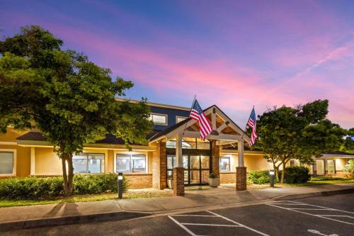 North Branch Hotel | AmericInn by Wyndham North Branch