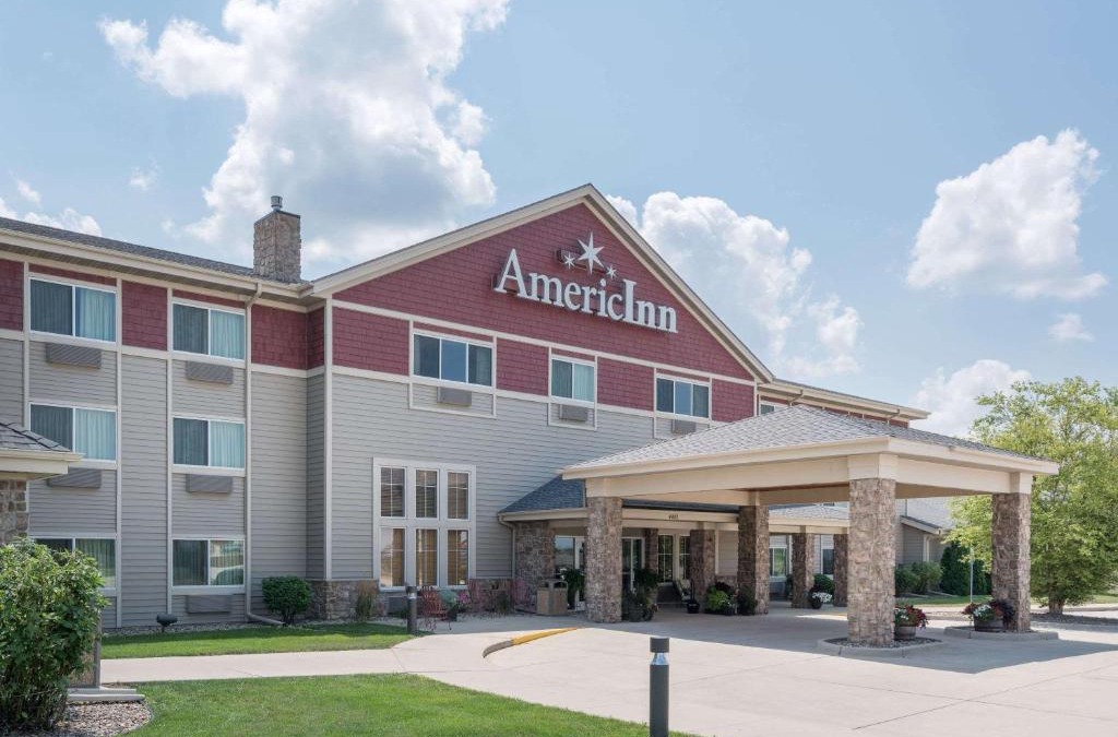 Newton Hotel | AmericInn by Wyndham Newton