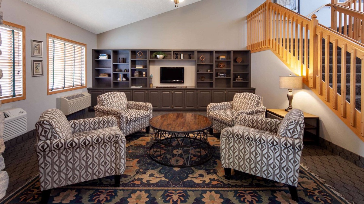 Northfield Hotel | AmericInn by Wyndham Northfield