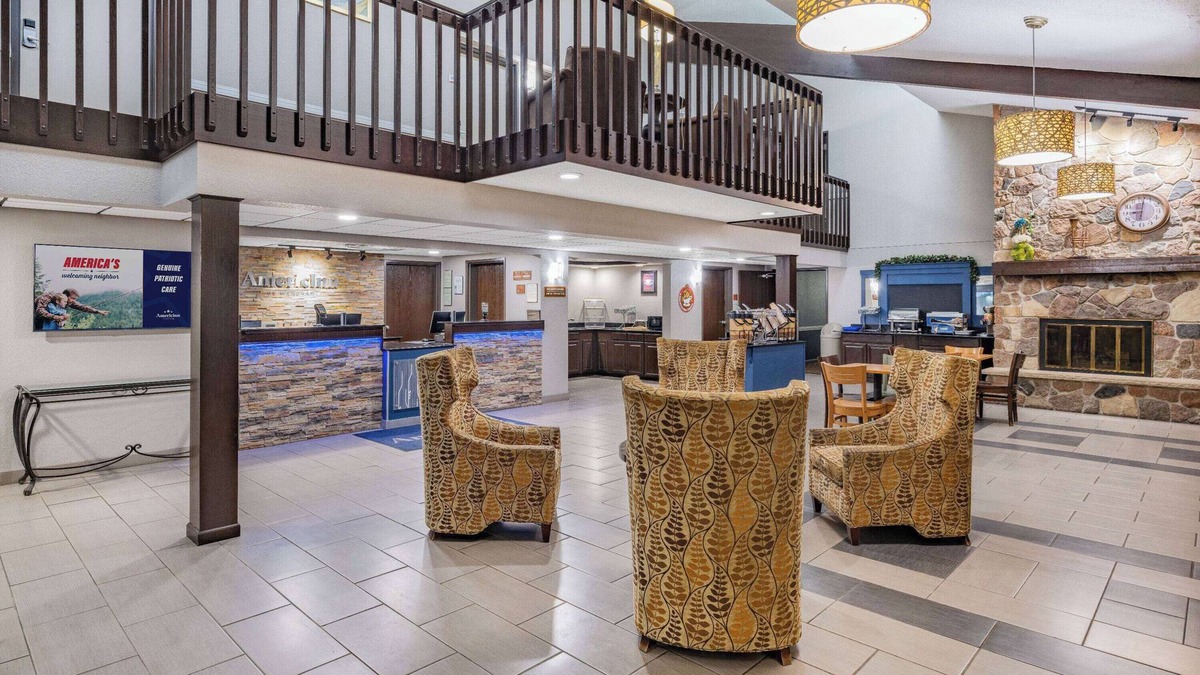 Plover Hotel | AmericInn by Wyndham Plover Stevens Point