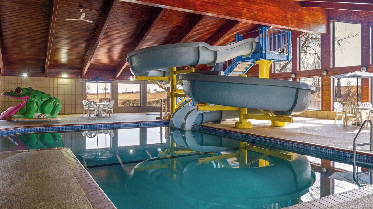 Shakopee Hotel | AmericInn by Wyndham Shakopee Near Canterbury Park