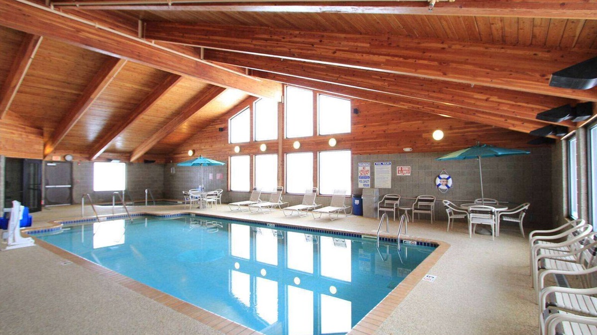 Cedar Rapids - Iowa City Hotel | AmericInn by Wyndham Cedar Rapids Airport