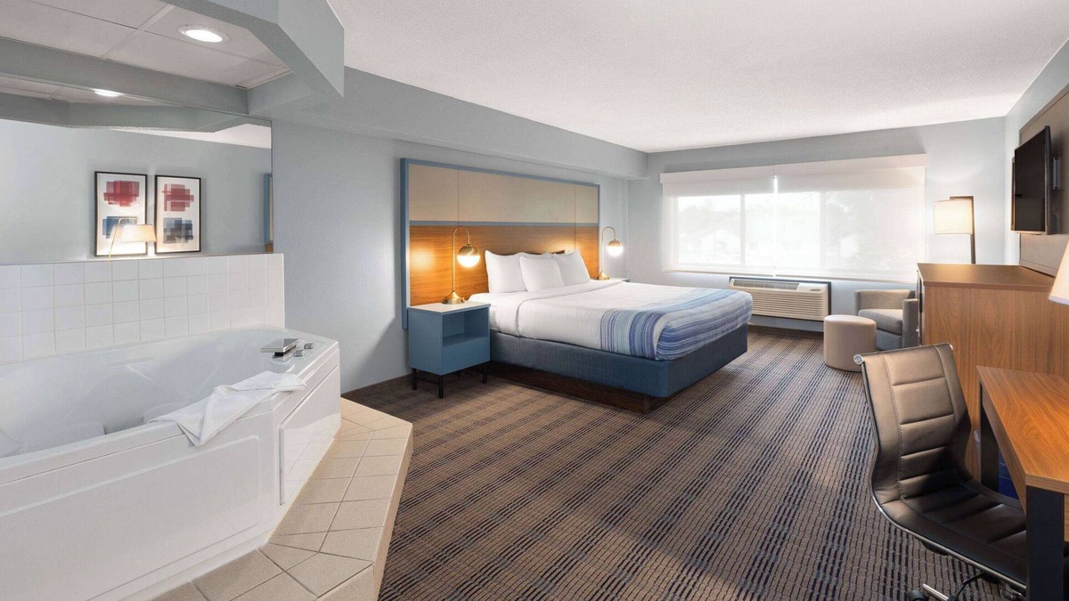 North Branch Hotel | AmericInn by Wyndham North Branch
