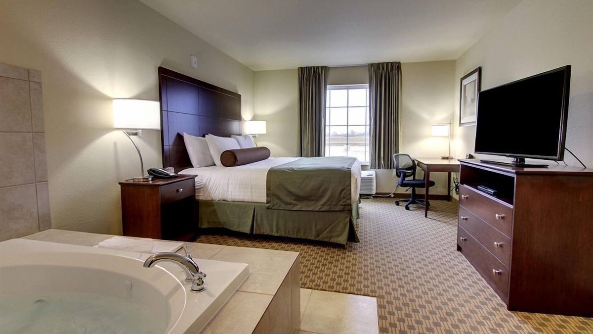 Crookston Hotel | AmeriVu Inn and Suites