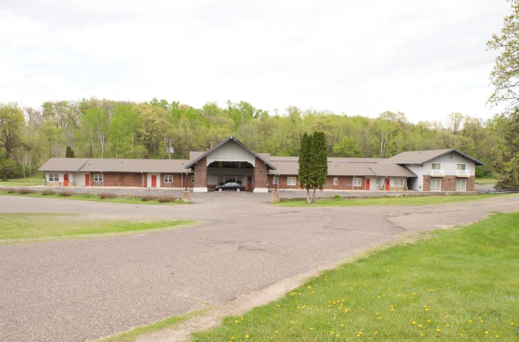 St Croix Falls Hotel | AmeriVu Inn & Suites - St Croix Falls
