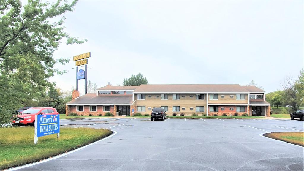 Avon Hotel | AmeriVu Inn & Suites-Avon
