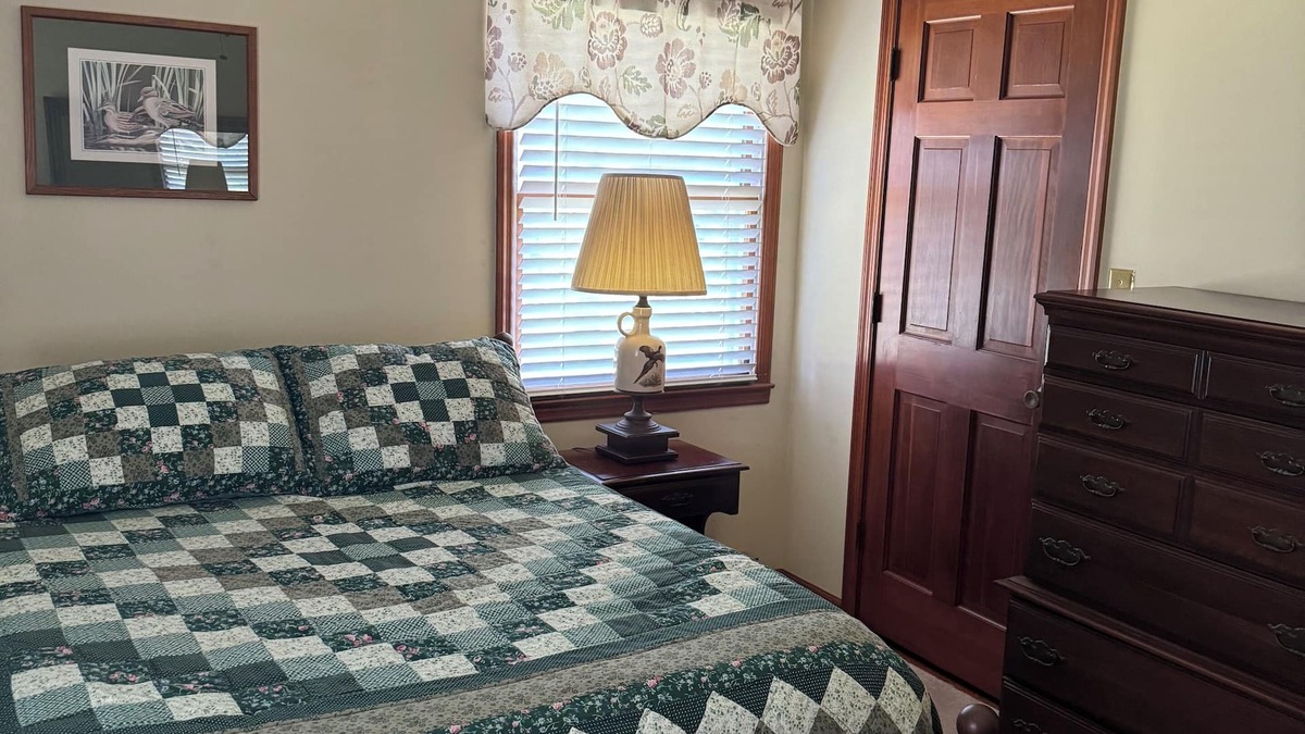 Painter House | Ames Ridge a Quiet 3-bedroom farmhouse in Painter VA