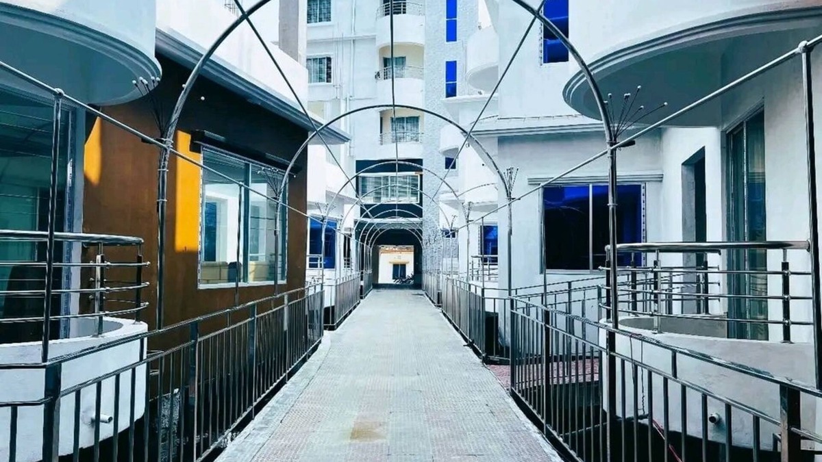 Latachapli Hotel | Amir Hamza Mia Palace