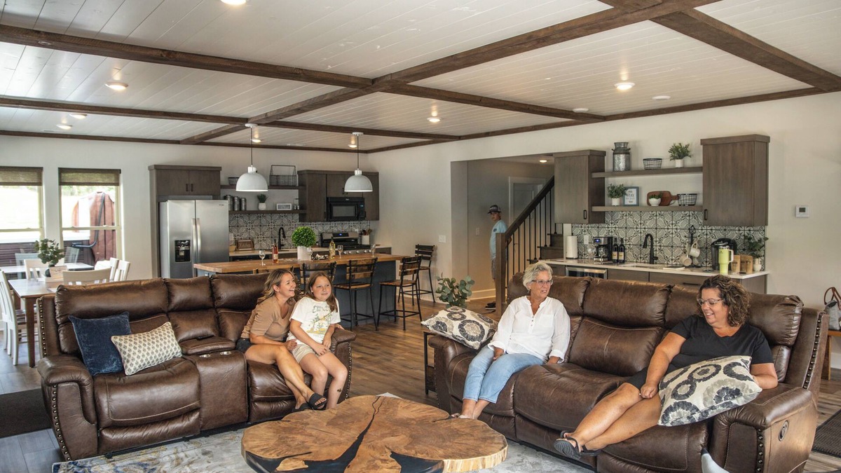 Somerdale House | Amish Country Farmhouse Sugarcreek