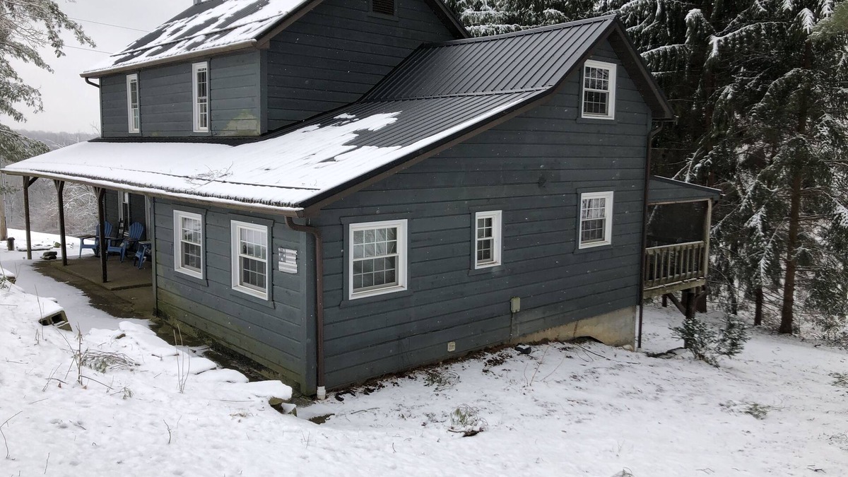 Killbuck Other | Amish country Farmhouse in quiet Holmes County with fishing