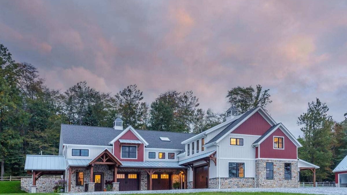 Newmanstown Bed & Breakfast | Amish Farm Retreat - Daily Pastries, Sunset Views & Cozy Private Suite