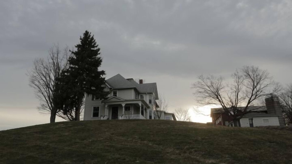 Town of Benton House | Amish Guest Farmhouse on Seneca Lake Wine Trail, Boasts Gorgeous Lake View