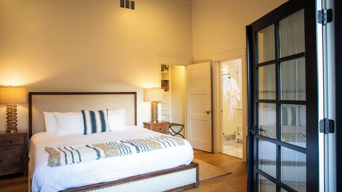 Napa Bed & Breakfast | Amizetta Farmhouse