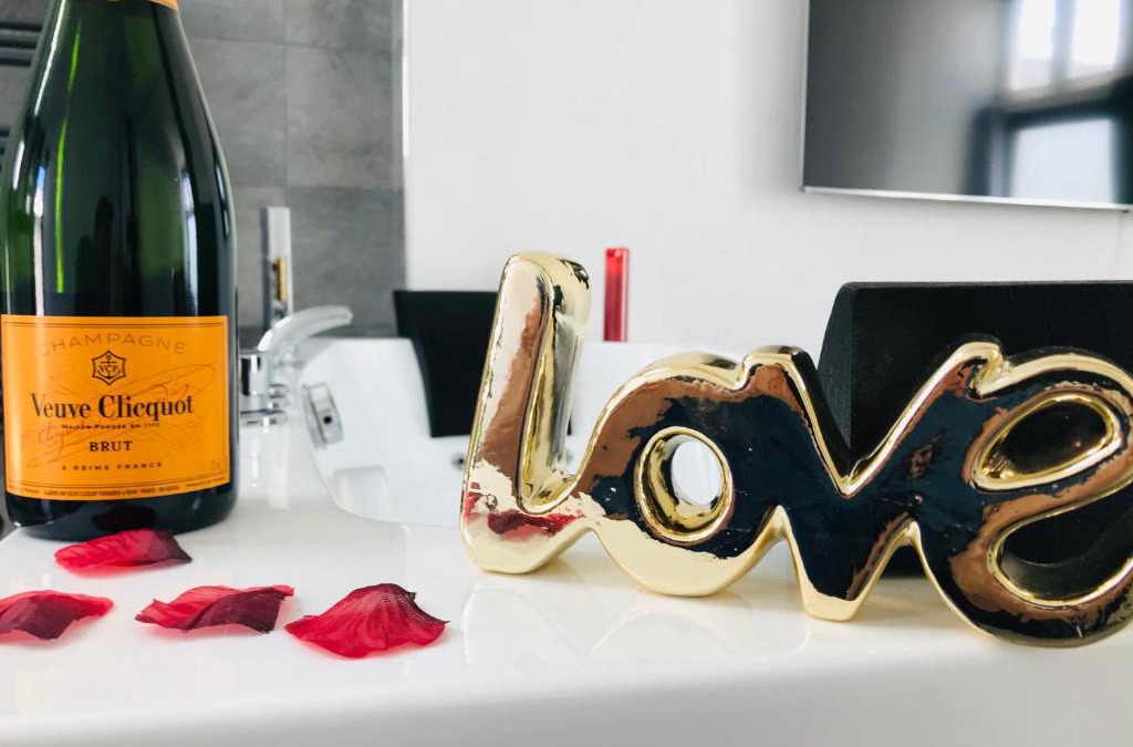 Les Sorinieres House | AMO'HOTE Suite élégance & Spa