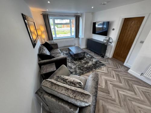 Aylesbury House | Amora Stays