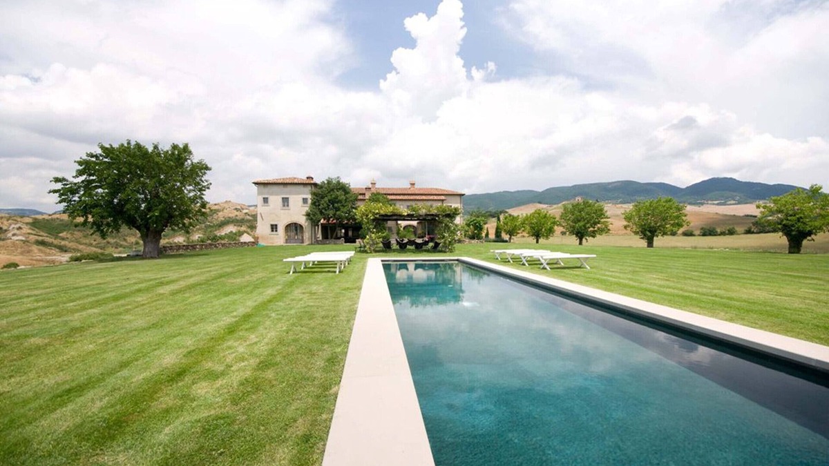 Sarteano Villa | AMORE RENTALS - Villa Olimpia with Pool, Garden, Ideal for Weddings
