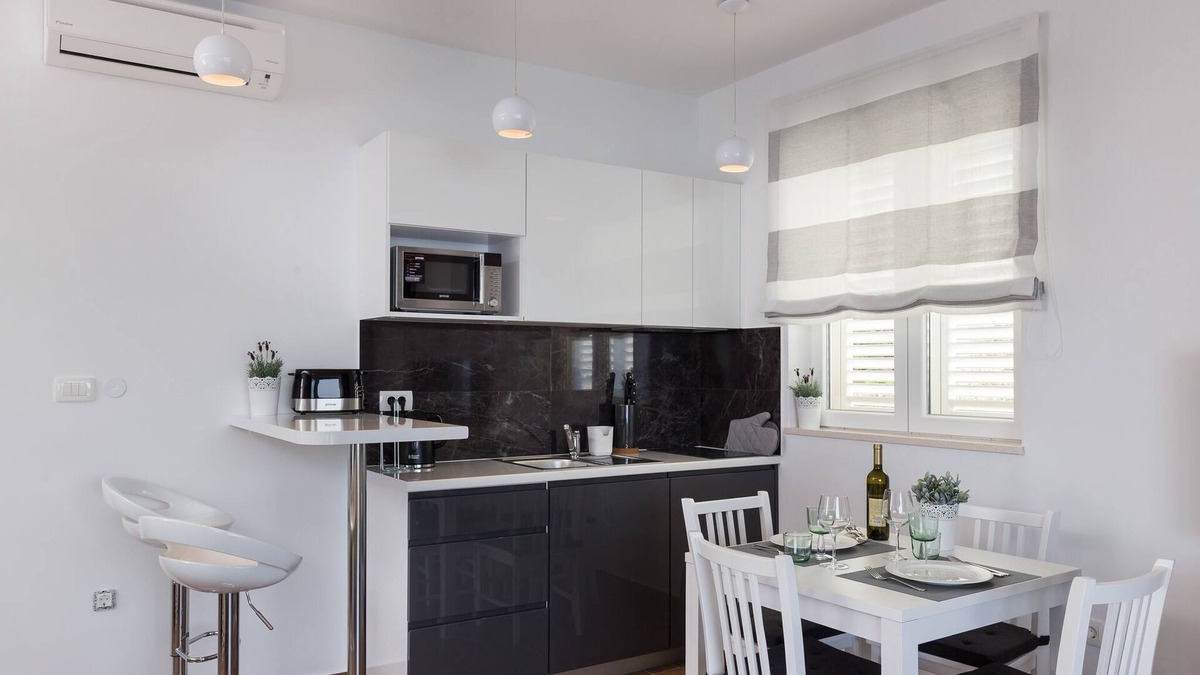 Municipality of Dubrovnik Apartment | Amorino of Dubrovnik Apartments - Studio Apartment with Terrace and Sea View (Apartment Lavanda)