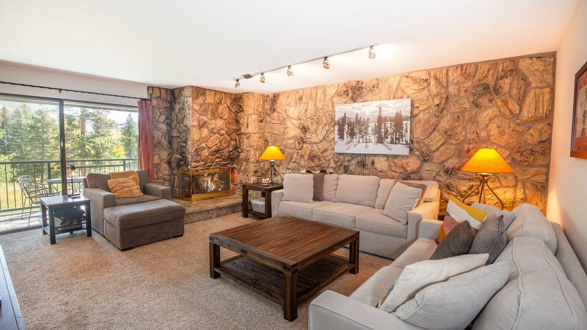 Dillon Condo | Amphitheater | Pool, Hot Tubs & Lake