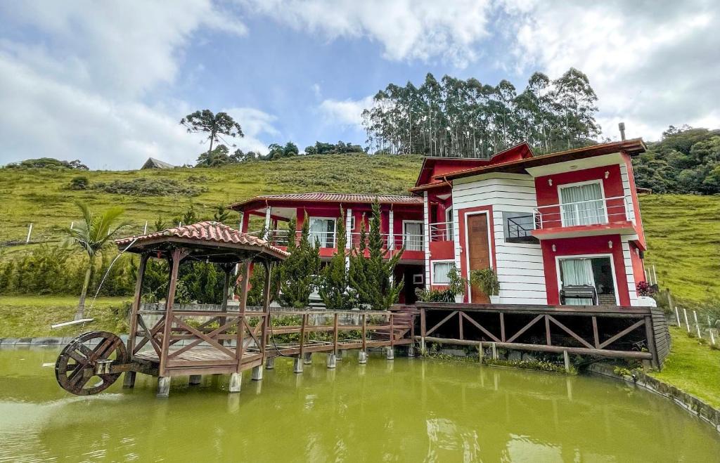 Aguas Mornas Villa | AMPLA CASA DE CAMPO - Afaven