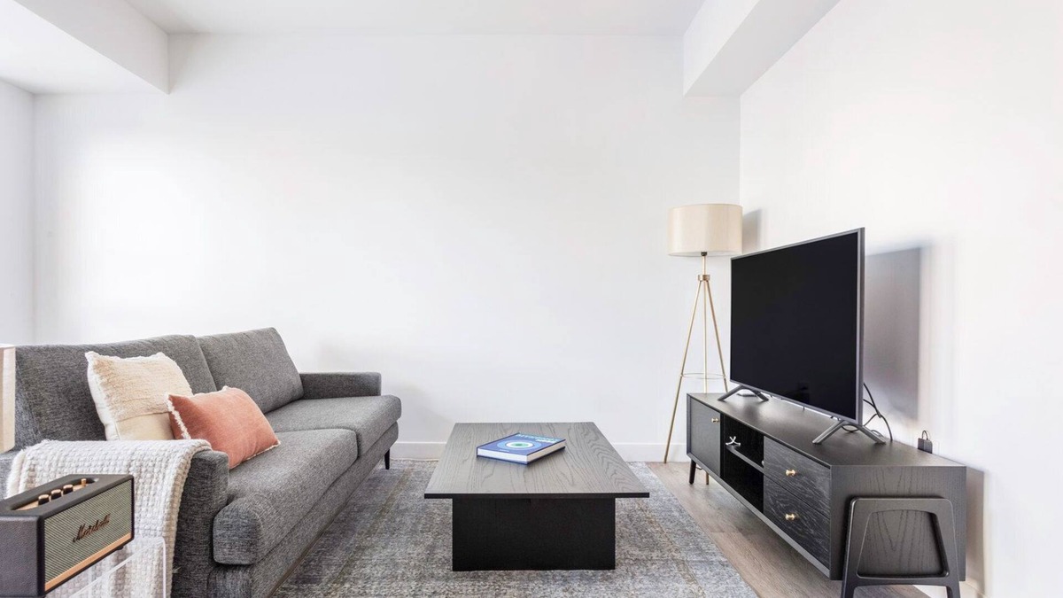 Central Square Apartment | Ample Central Square 1BR w/Gym, Doorman, Roof Deck