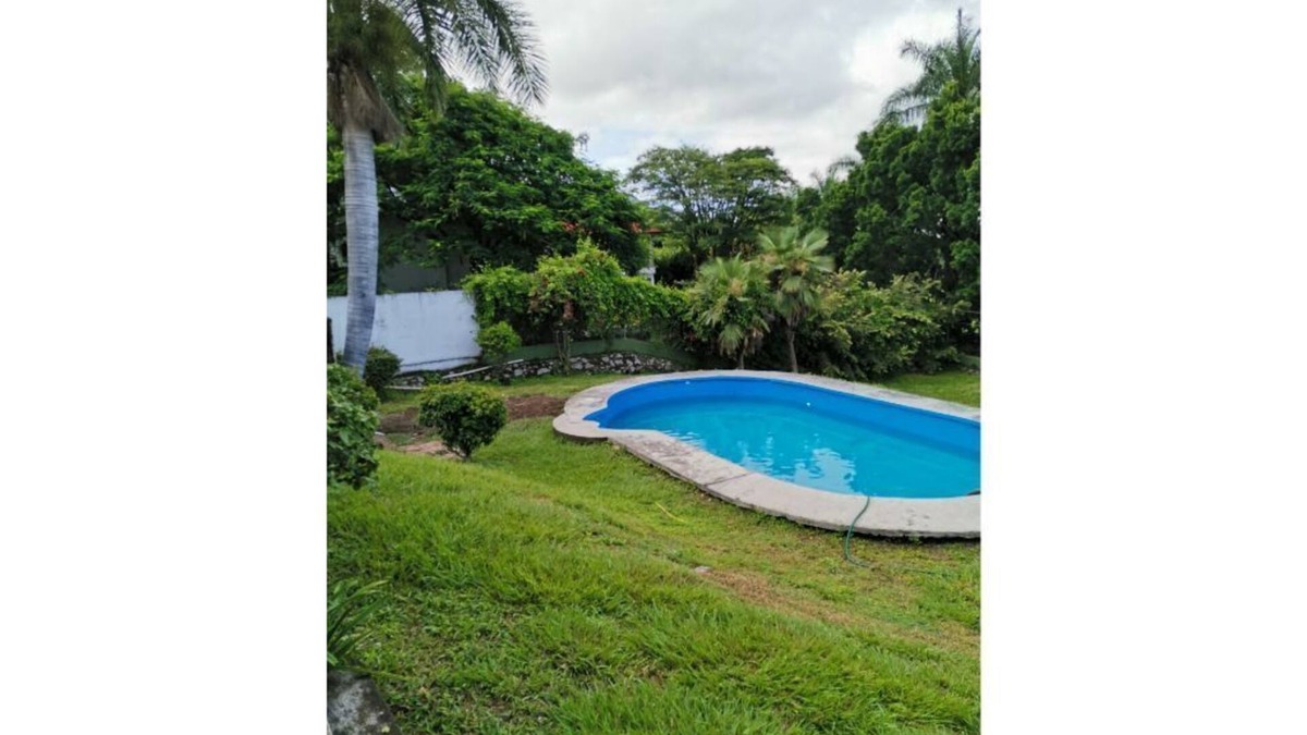 Cuernavaca House | Amplia casa sola, con alberca y amenidades privadas, todos los servicios.