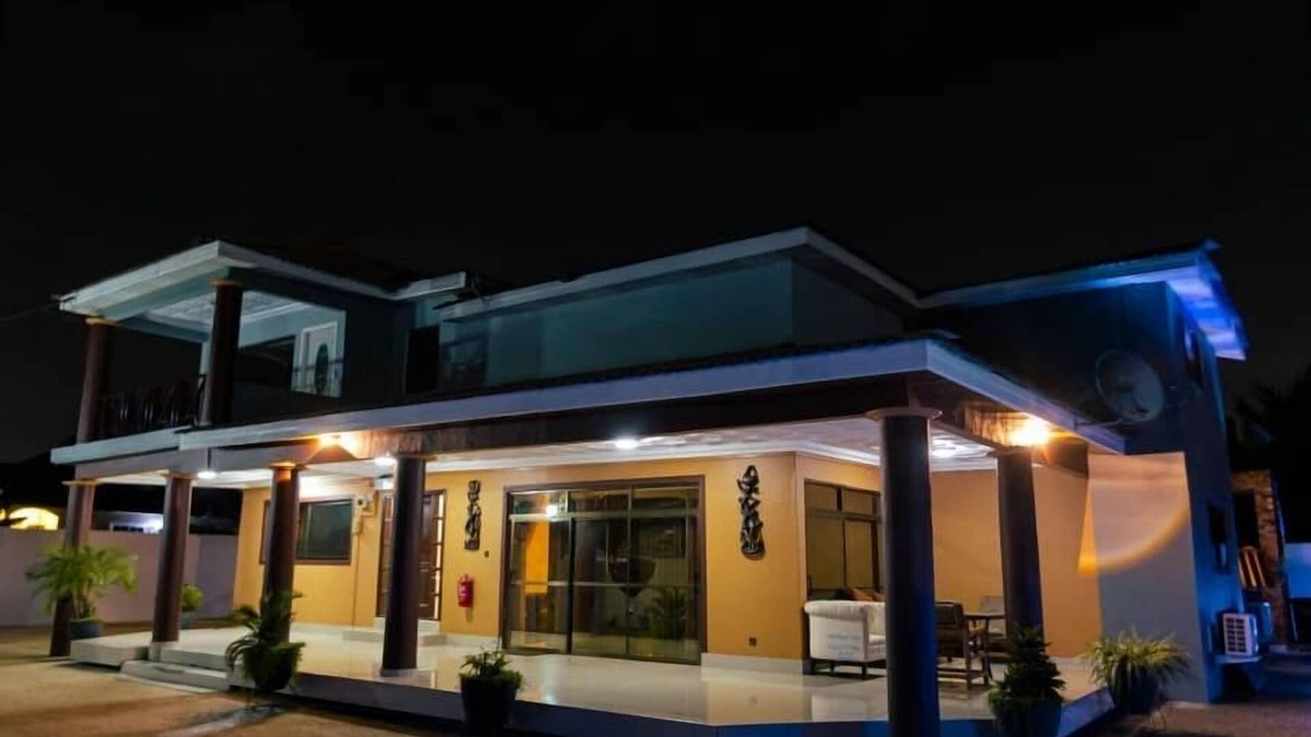 Pokuase House | Ampric GuestHouse and Lounge