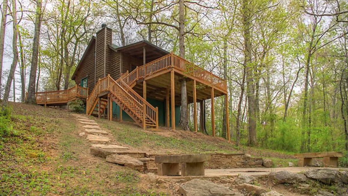 Clarkesville Cabin | Amy's Creek 1| Dog Friendly w/Creekside Views, Covered Deck, Hot Tub, Near Helen