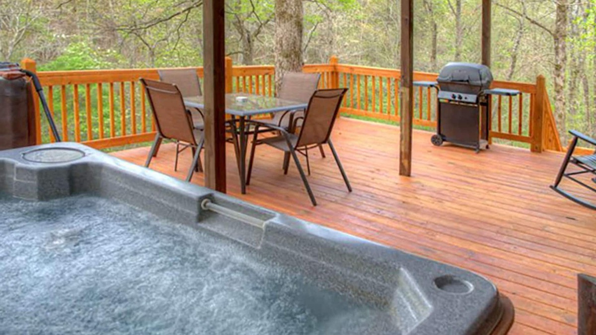 Clarkesville Cabin | Amy's Creek 1 - Dog Friendly Cabin with Creekside Views and Covered Deck