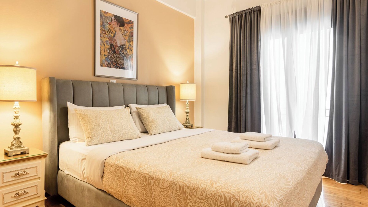 Athens Apartment | An 47 sq meters Artistic Apartment in the center of Athens