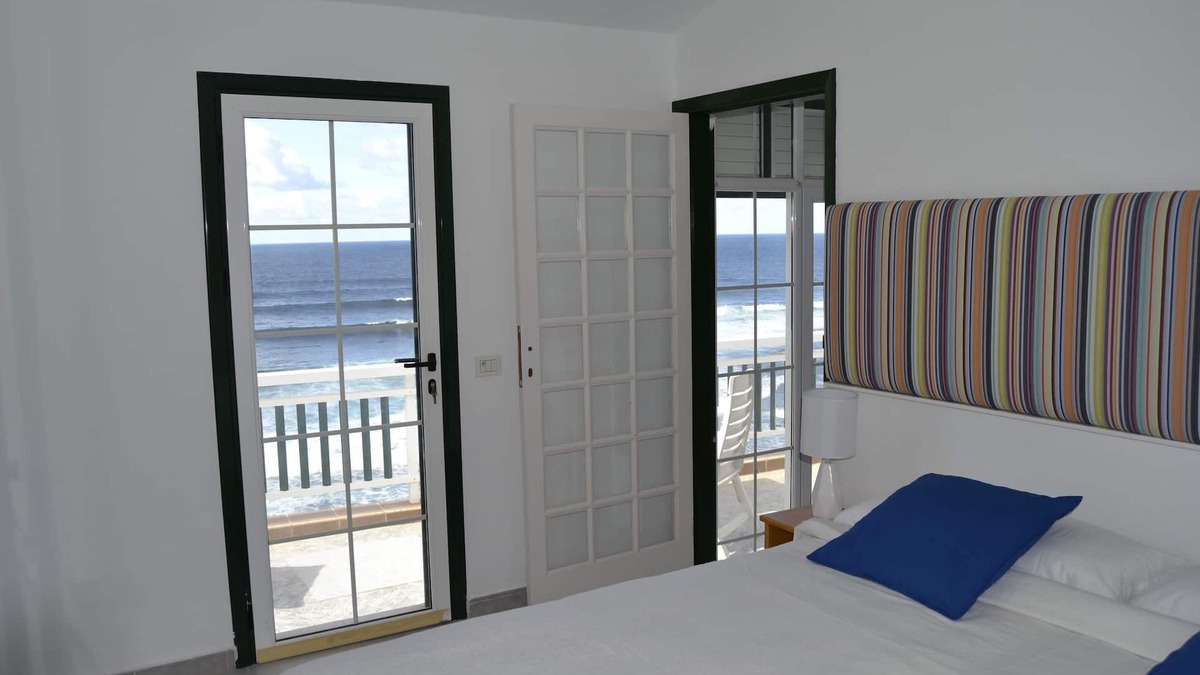 Punta del Hidalgo Apartment | An apartment by the sea with views and much more