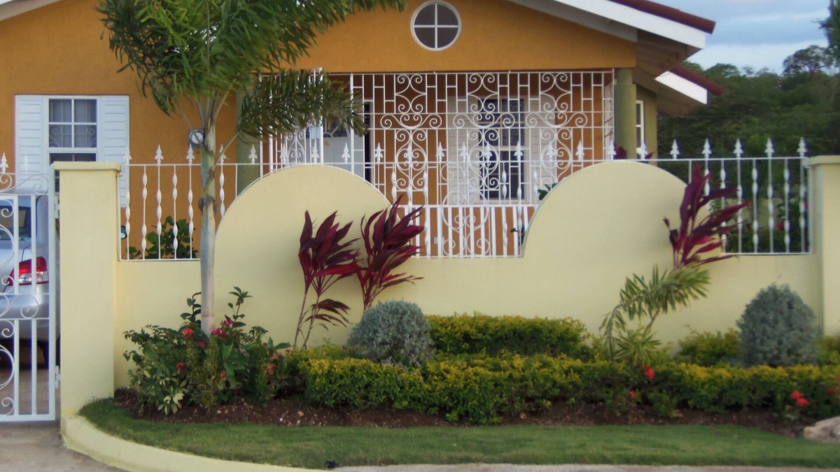 Falmouth House | An Affordable 'Real Jamaican Experience' Vacation in Falmouth