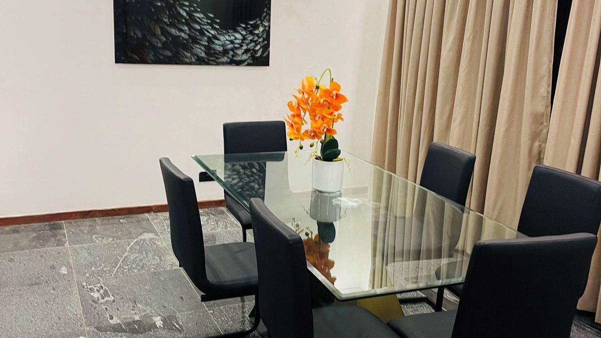 Sakumono House | An amazing 4-bedroom townhome with WiFi,Outdoor jacuzzi in serene Sakumono,Accra