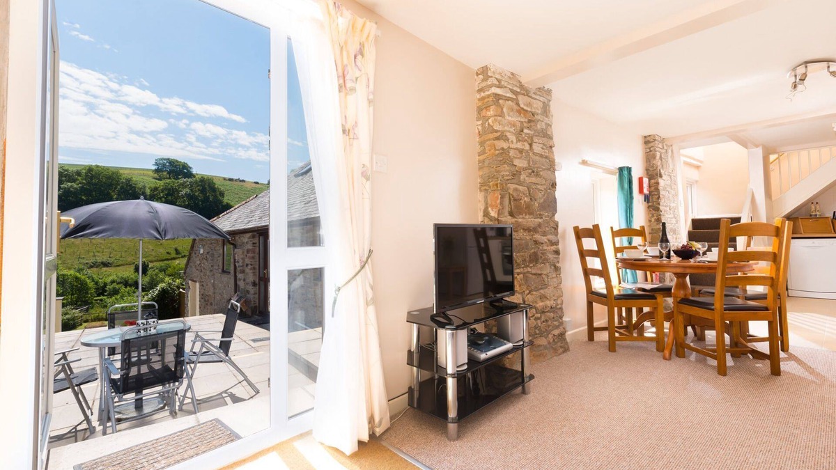 West Down Cottage | An apartment that sleeps 4 guests in 2 bedrooms