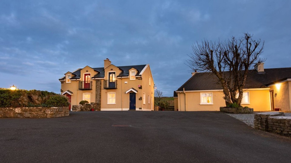 Doolin Cottage | An atlantic view cottages that sleeps 5 guests in 3 bedrooms