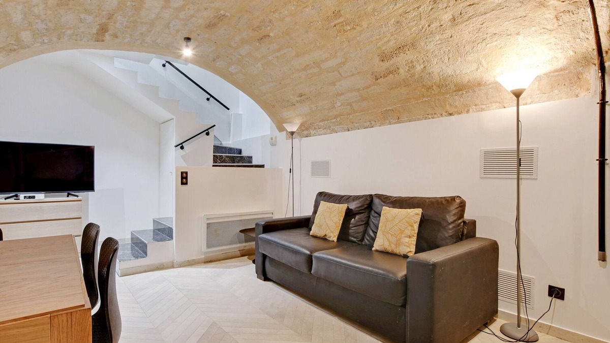 Quartier de la Place-Vendome Apartment | an Atypical 1-BR in Place Vendôme