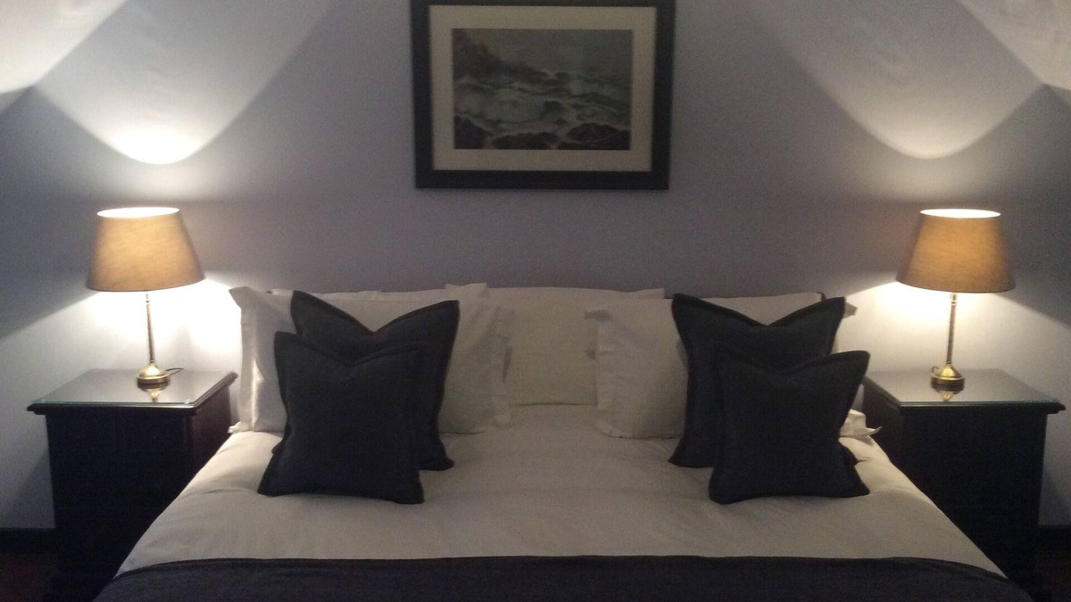 Colbost House | An Cealla-A newly renovated luxury cottage sleeps 2-4 with sauna in Glendale