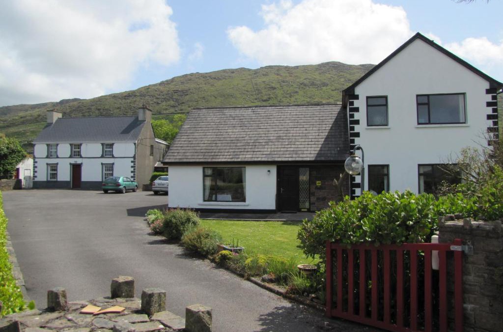 Bothar Bui Bed & Breakfast | An Dooneen, The Hurley Farm B&B