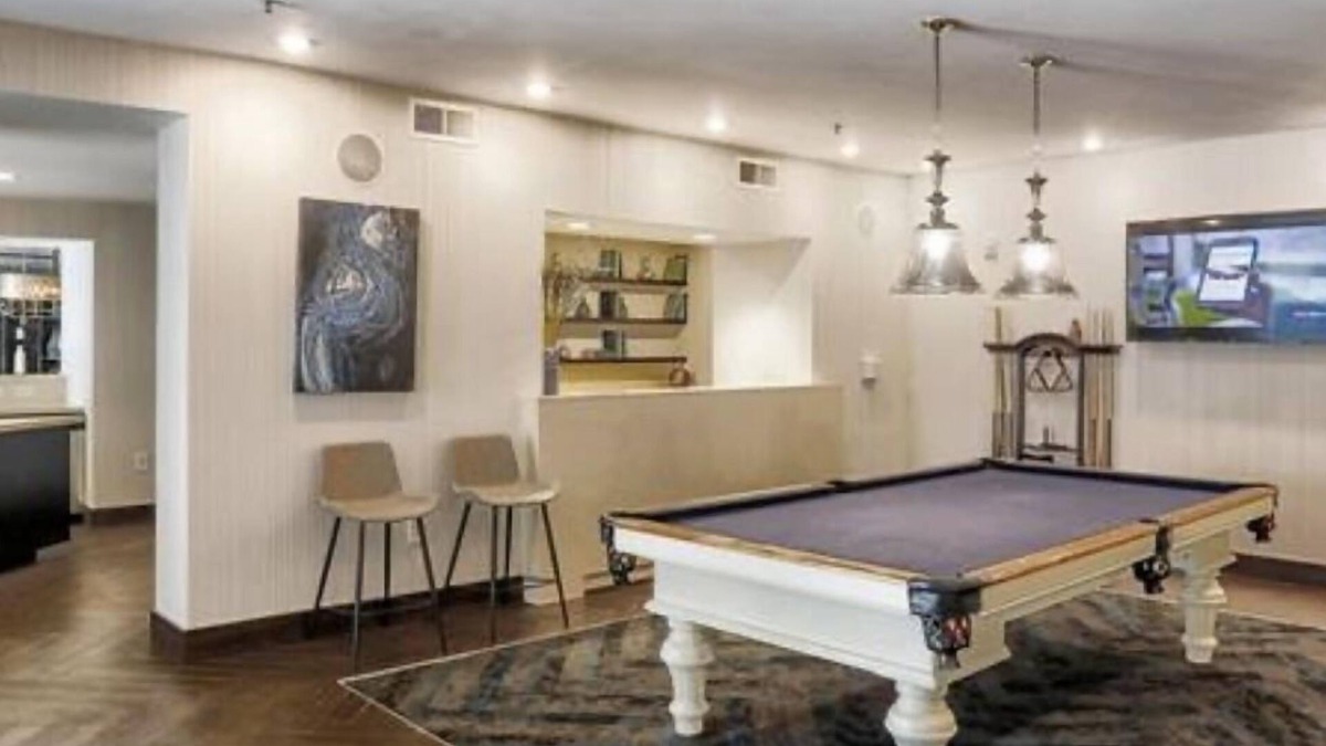 Atlanta House | An Elegant, but peaceful stay
